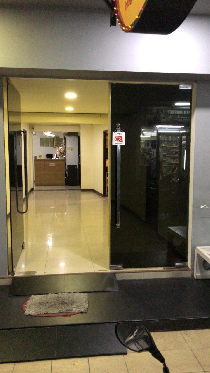 Uno Inn Бангкок Экстерьер фото